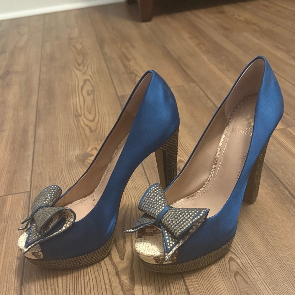 Vince Camuto Blue Satin Heels with Bow